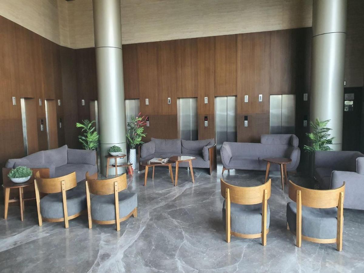 Weekend Address Managed By P.C Homes Surat Eksteriør bilde